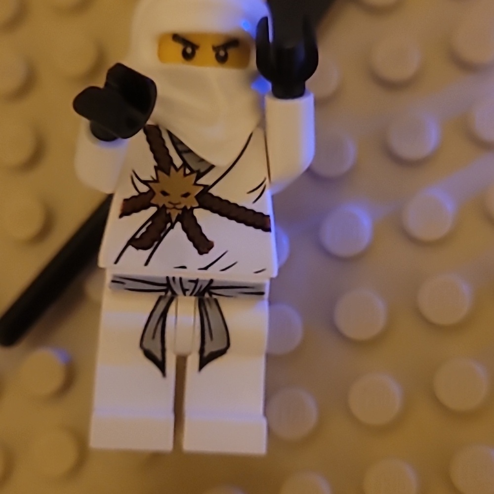 LEGO Ninjago Zane Minifigure - Picture 7 of 9
